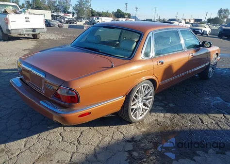 1999 Jaguar Xj8 Vanden Plas z USA, uszkodzony, nr VIN SAJKD6044XC874638